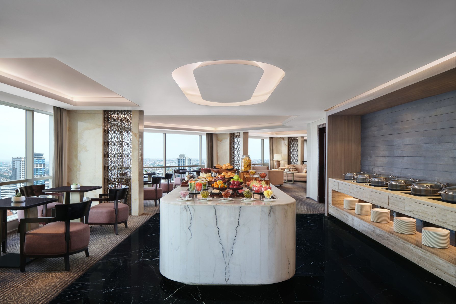 JW Marriott Surabaya Room Type - Executive lounge access, Guest room, 1 King