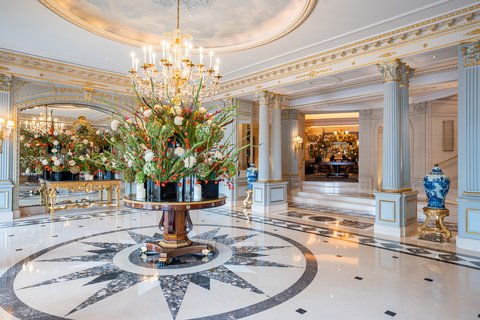 Lobby Flowers - Hotel des Bergues