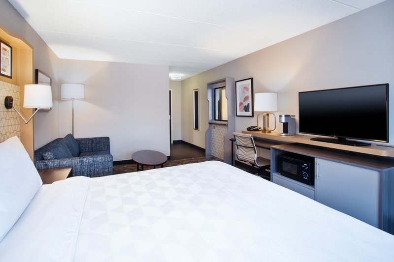 HOLIDAY INN CANTON NORTH