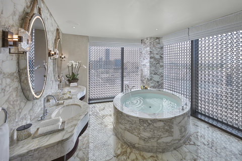 Panoramic Suite Bathroom