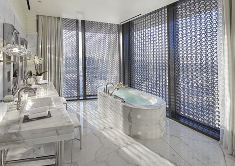 Royal Suite Living Bathroom
