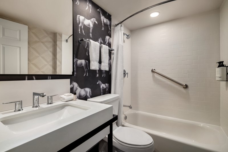 Crowne Plaza Louisville Airport