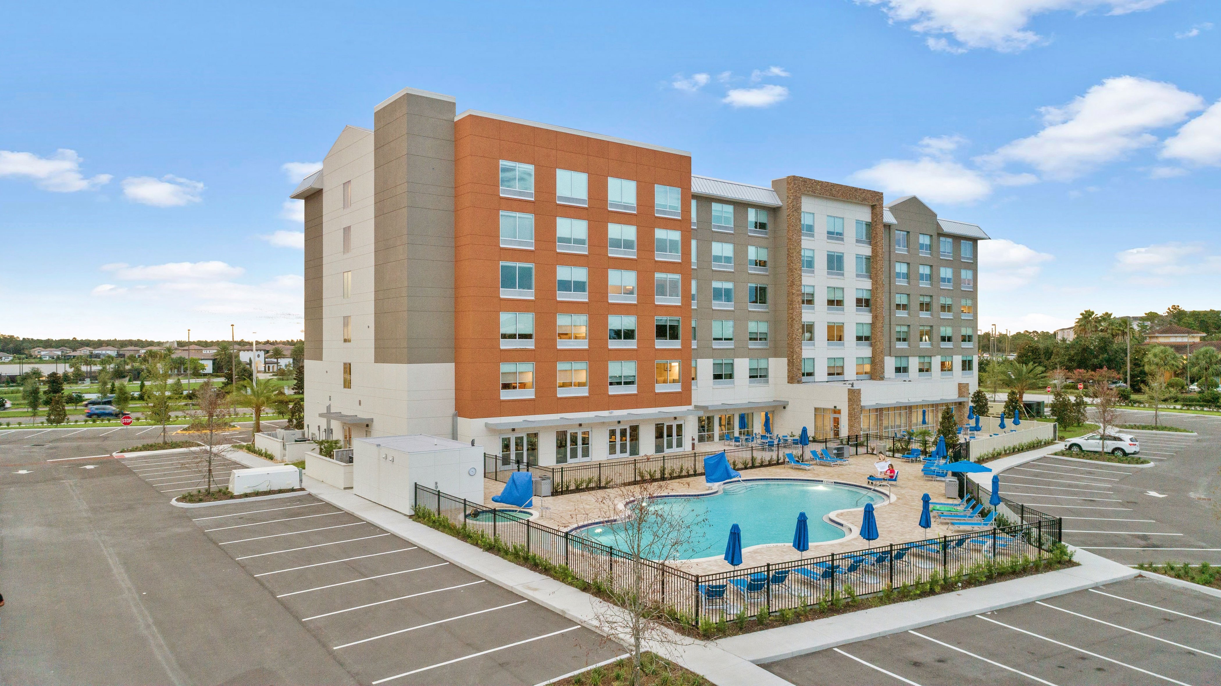 Holiday Inn Express & Suites LBV Area