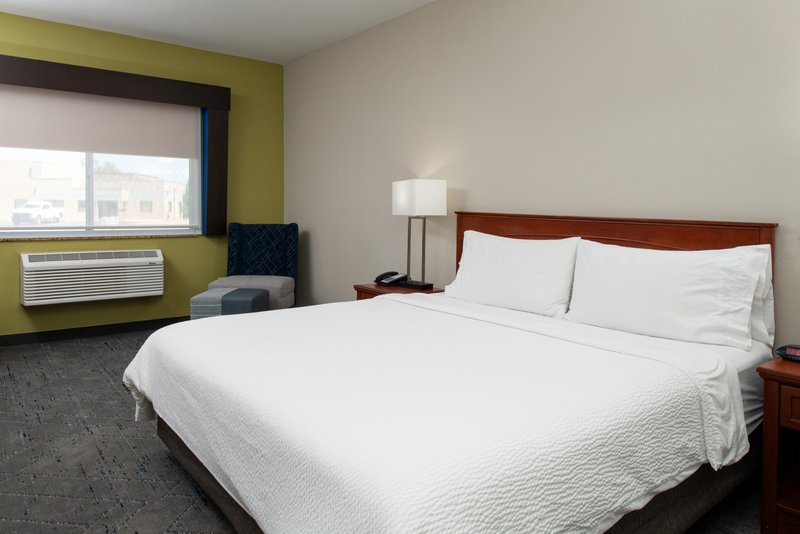 HOLIDAY INN EXP FARMINGTON