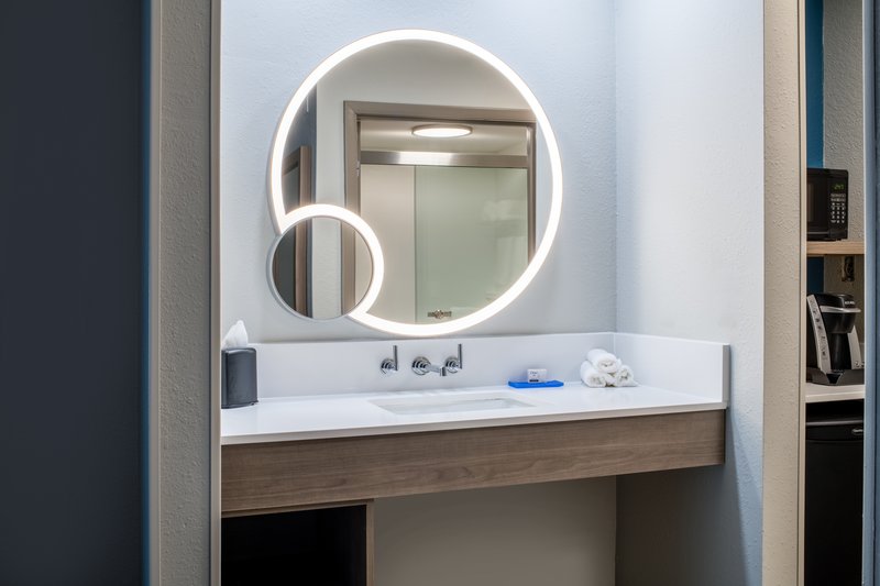 Holiday Inn Express and Suites Wilson I-95