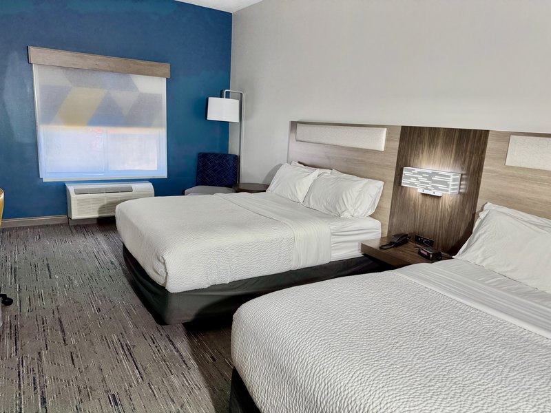 HOLIDAY INN EXP STES TOPEKA NO