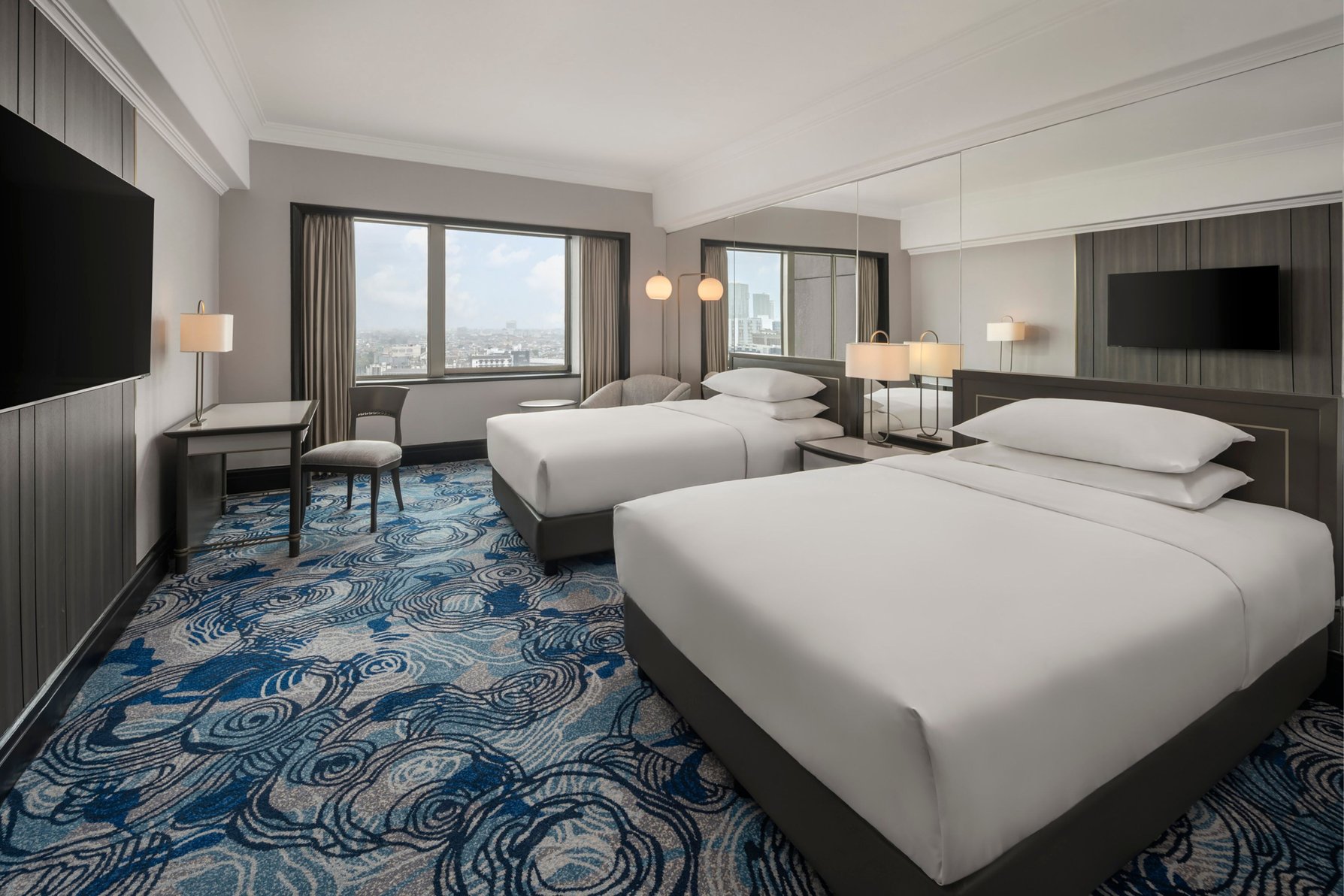 Sheraton Surabaya Hotel and Towers Room Type - Deluxe Twin, Guest room, 2 Double