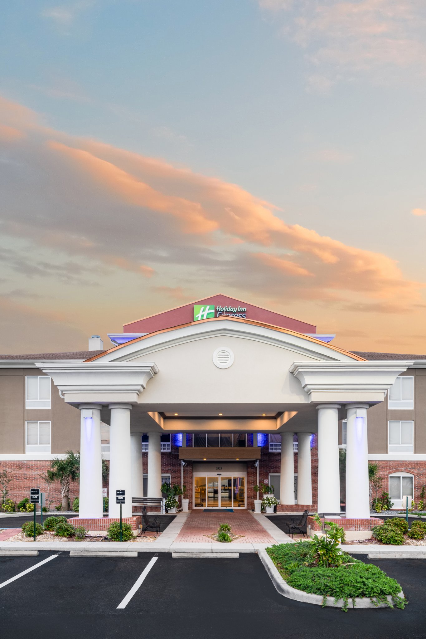 Our hotel has everything you need for a great stay.