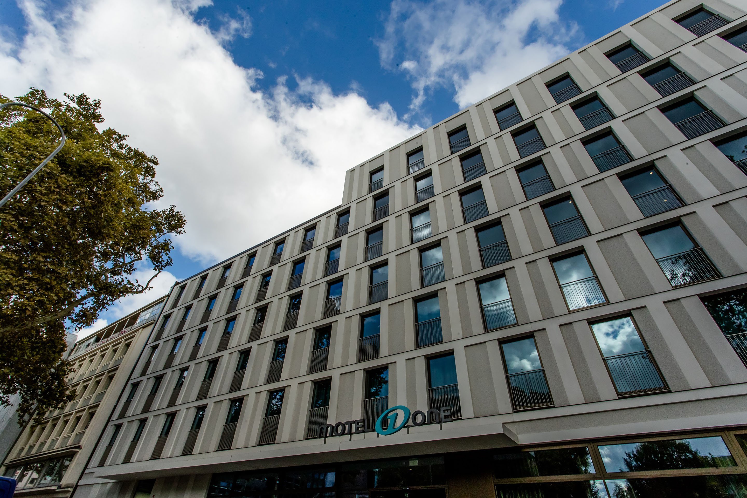 Motel One Cologne-Neumarkt