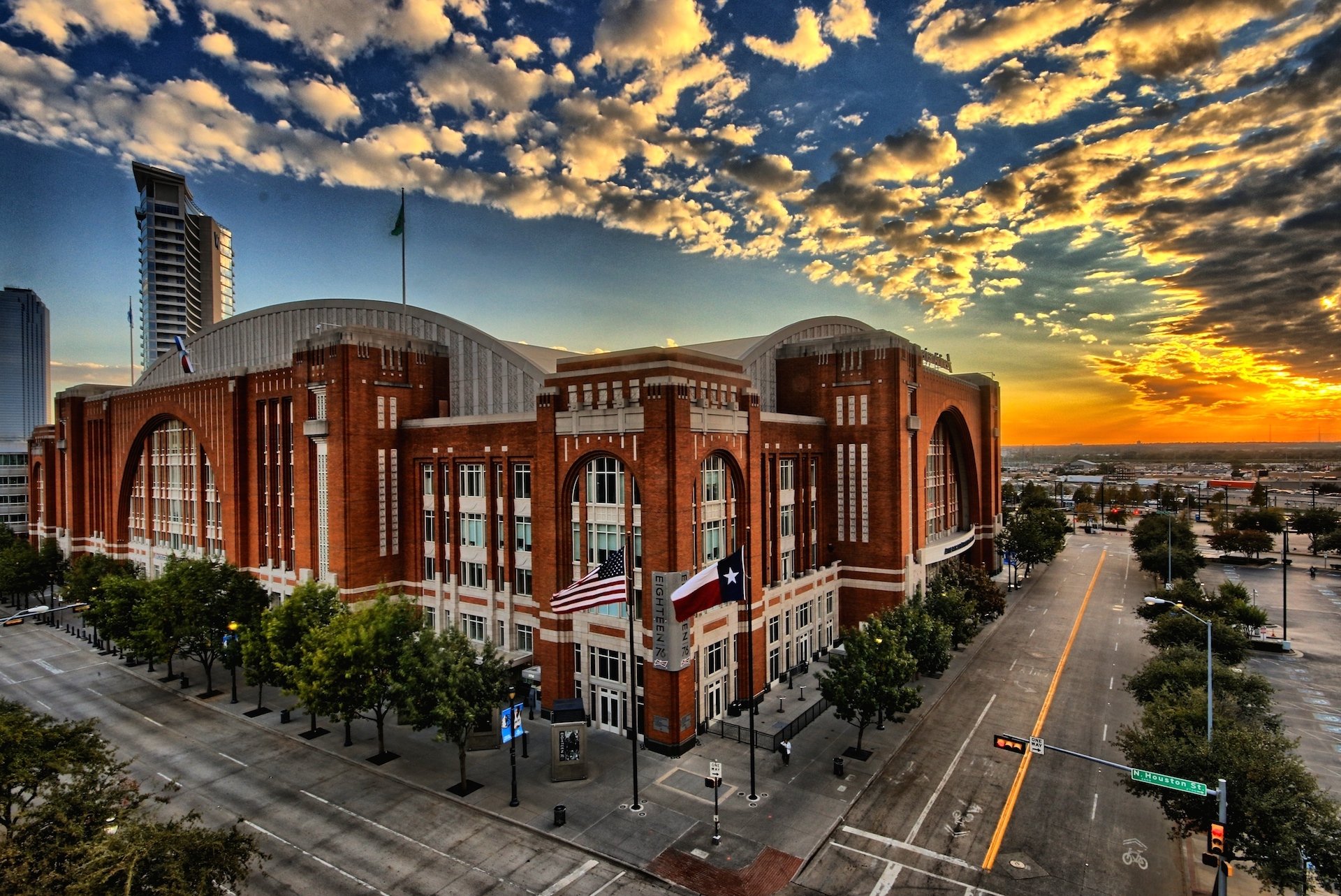 Crowne Plaza Dallas Downtown, an IHG Hotel - American Airlines Center - Home of the Dallas Stars and Mavericks!