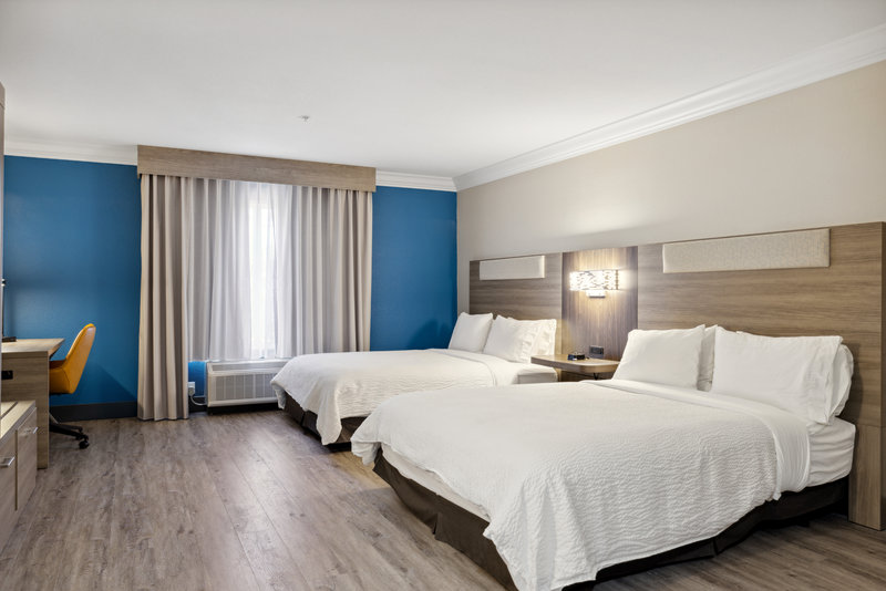 2 QN BED HEAR MOBILITY ACCESS TUB NOSMK