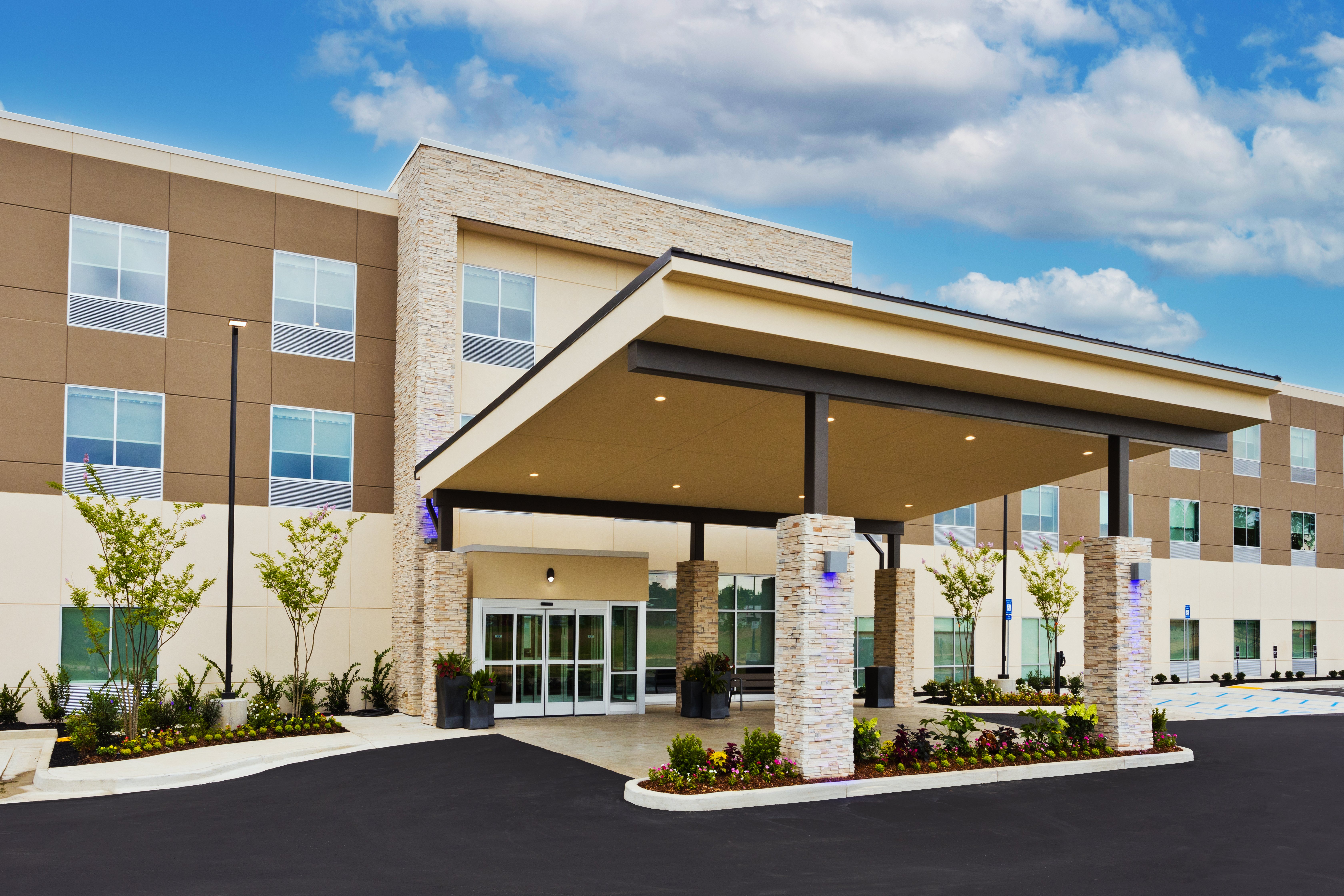 Holiday Inn Exp CSG Northeast