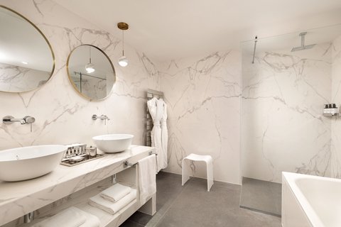 Bathroom in Suite JW Marriott Cannes