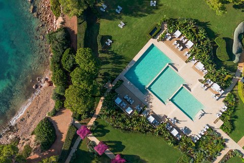 Main Pool and Ocean Access. Pool's zenithal shot