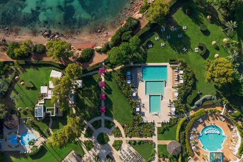 Ocean and Garden Views