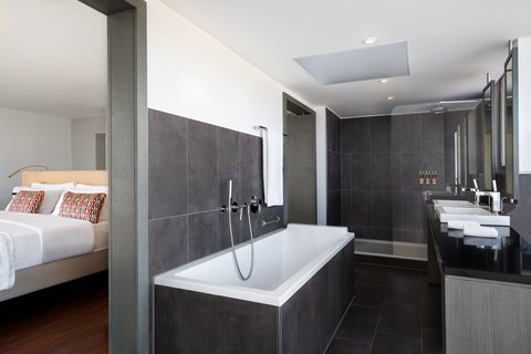 Junior Suite Bathroom