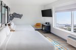 Upgraded View, Guest room, 2 Queen, City view, Balcony