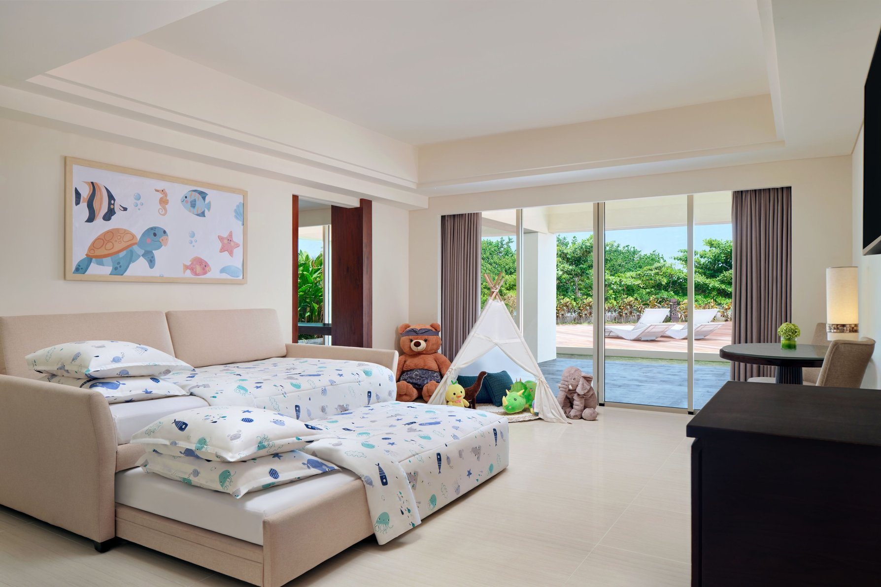 Sheraton Bali Kuta Resort Room Type - Junior Family Suite, 1 Bedroom Suite, 1 King, Sofa bed, Garden view