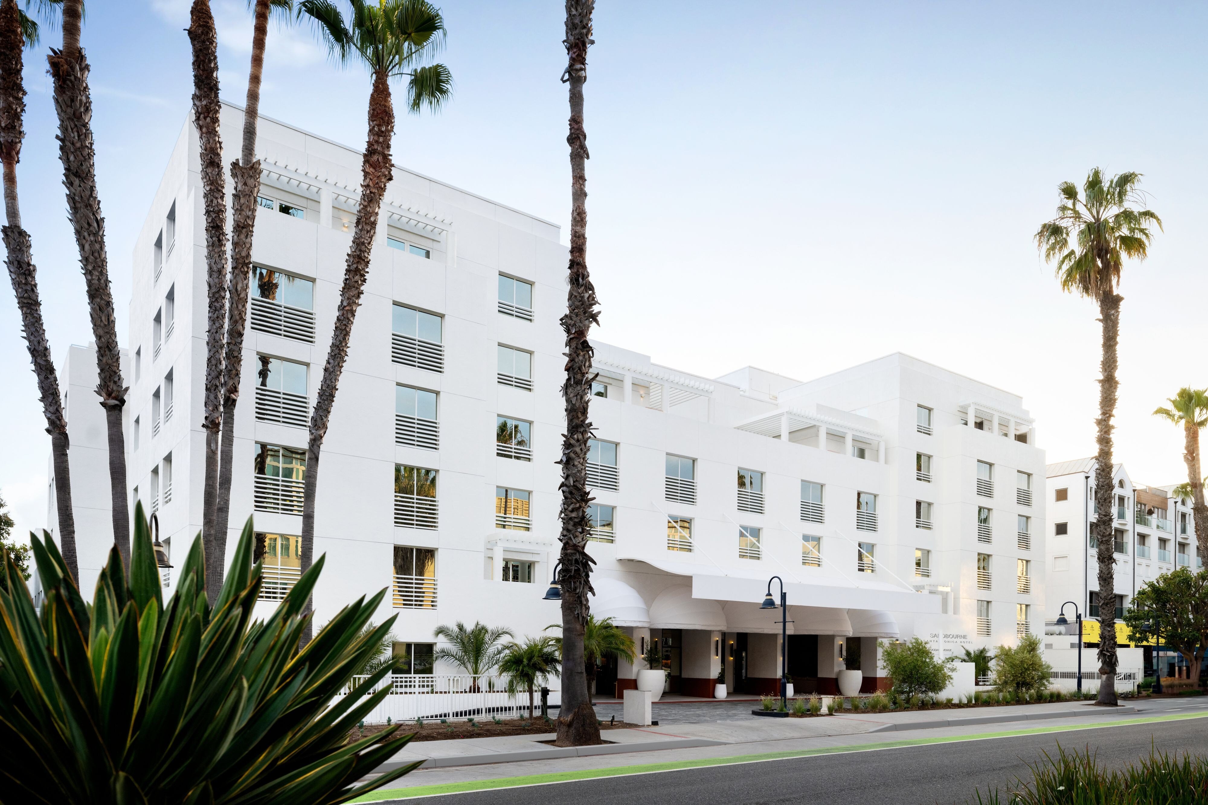 Sandbourne Santa Monica, Autograph Coll.