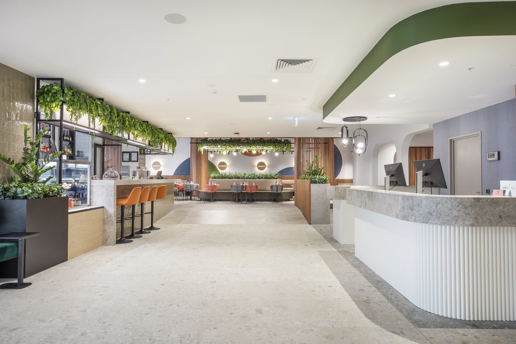 Holiday Inn Dandenong Lobby