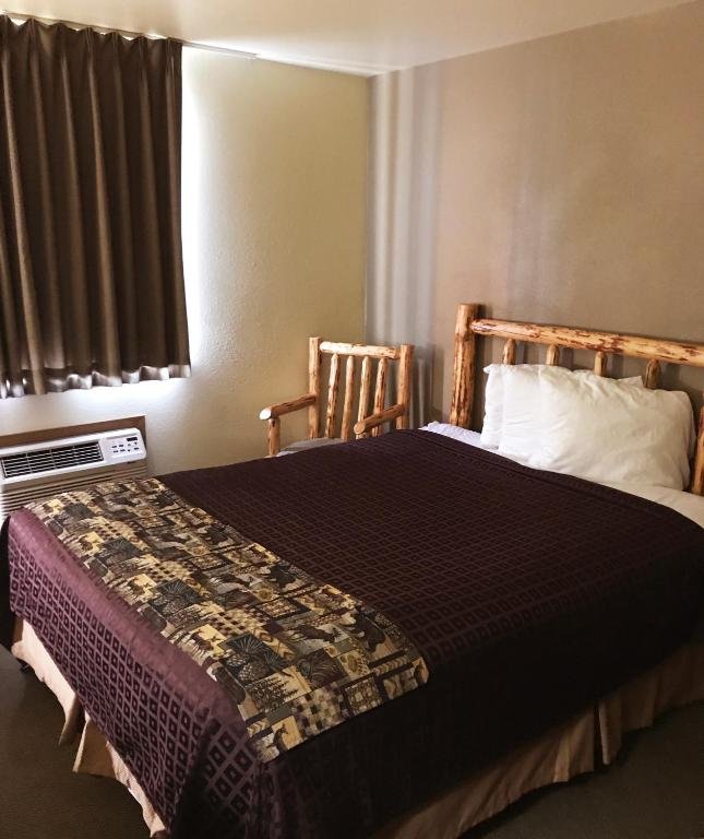 FAIRBRIDGE INN AND SUITES SANDPOINT
