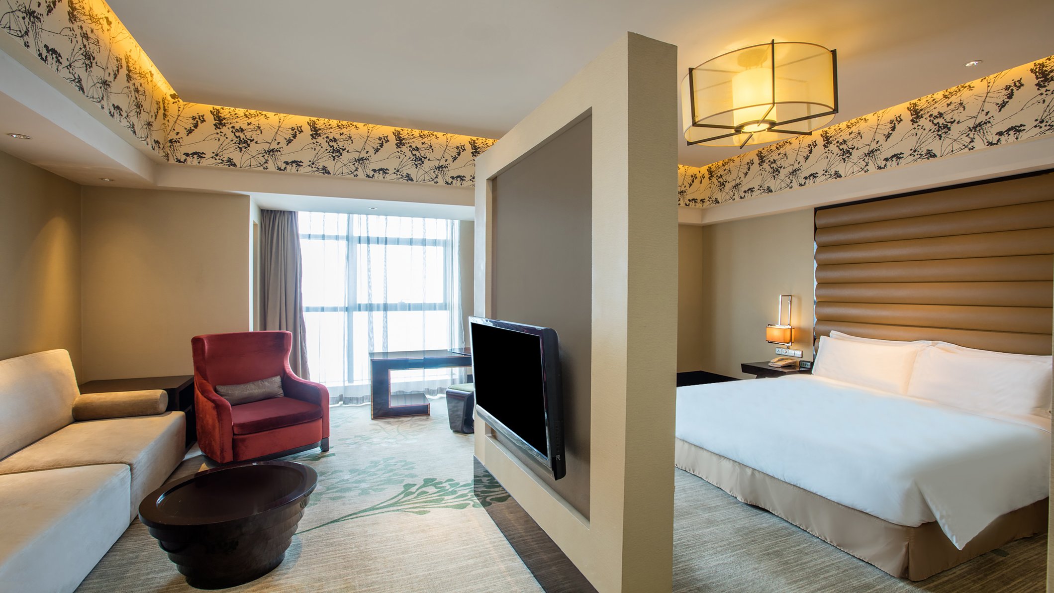 Crowne Plaza Hefei, an IHG Hotel Room Type - 1 Bedroom Suite Mountain View Lounge Access