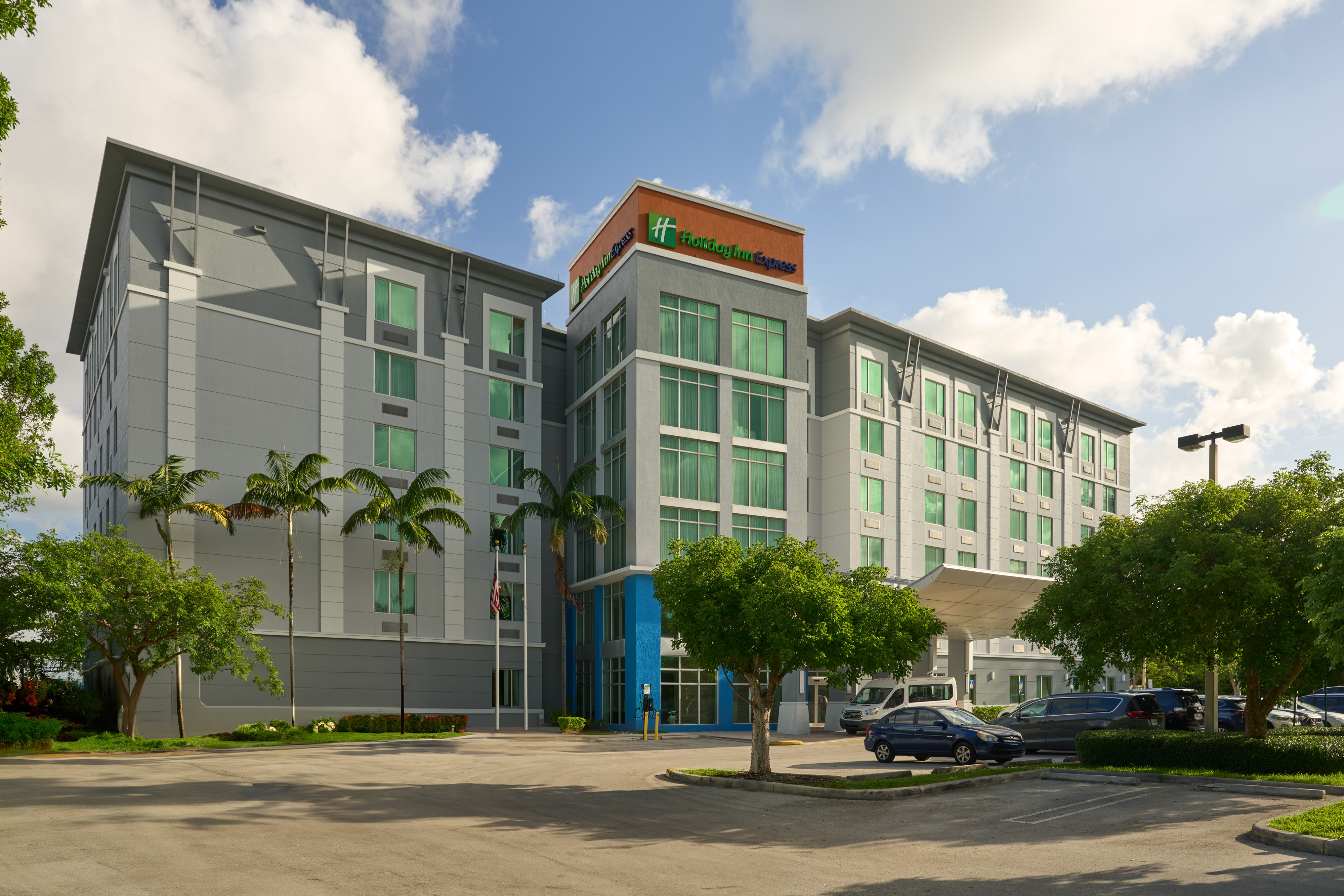 Holiday Inn Exp Miami Arpt Blue Lagoon