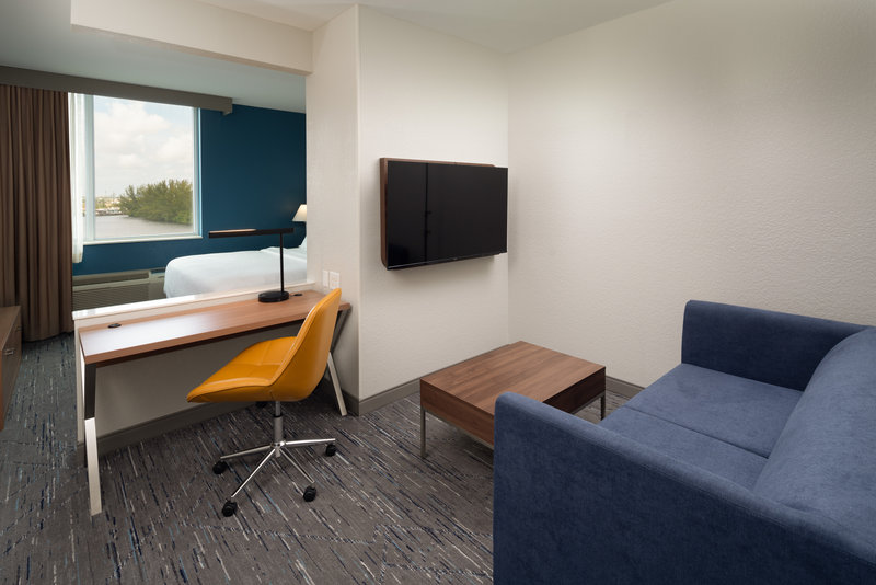 1 King Suite Lagoon View