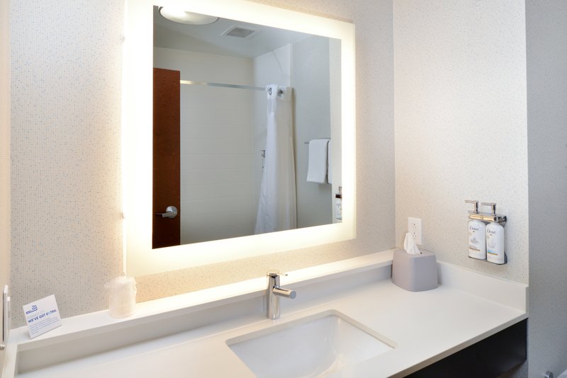 HOLIDAY INN EXP STES CARTHAGE