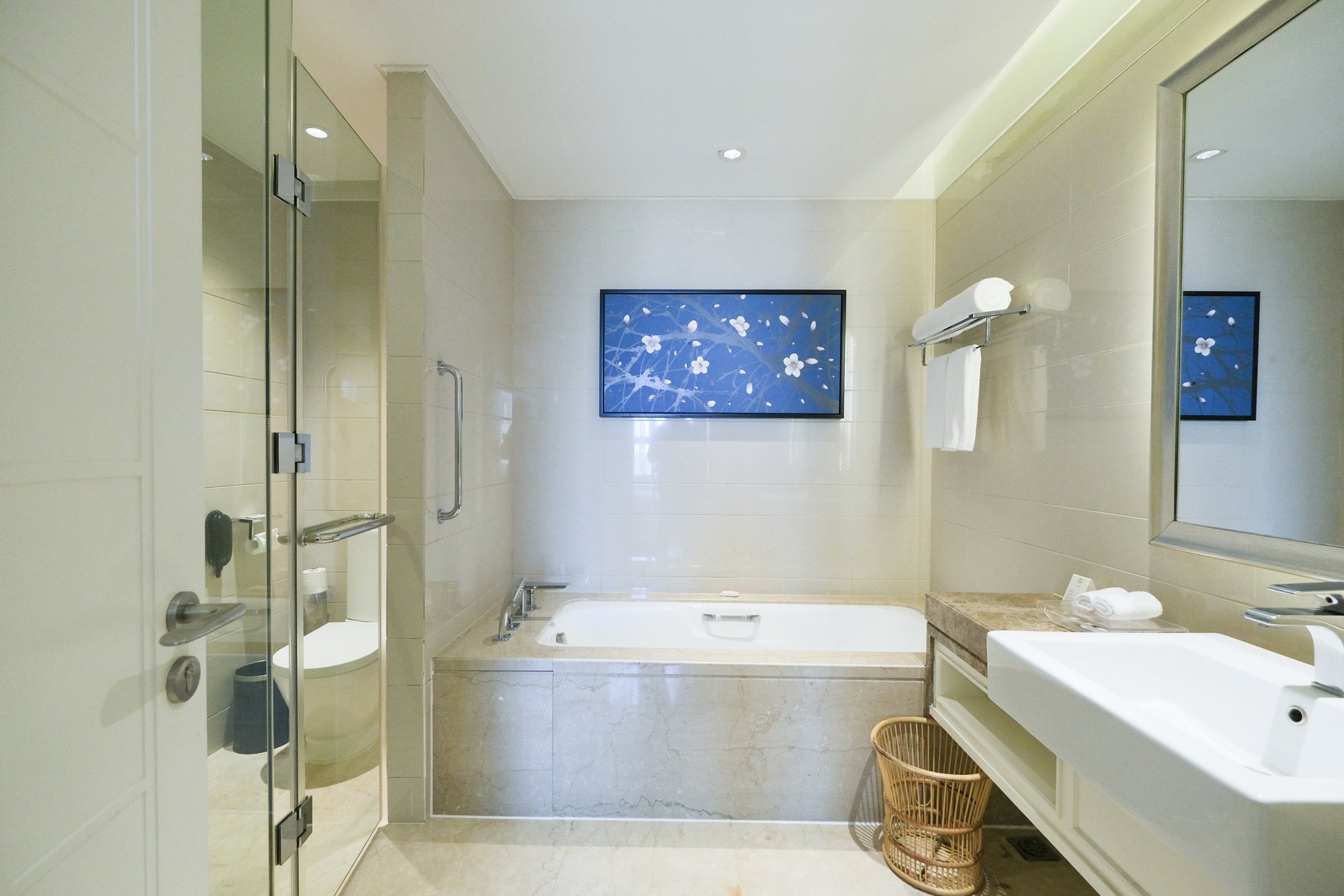 Crowne Plaza Shanghai Anting, an IHG Hotel Room Type - 1 King Standard Golf View Lounge Access