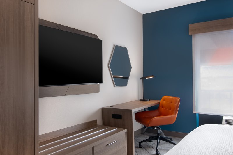 Holiday Inn Express & Suites Prattville South