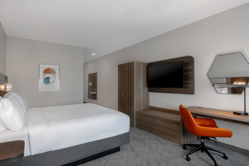 Holiday Inn Express & Suites Prattville South