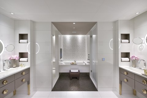 Mandarin Terrace Room Bathroom