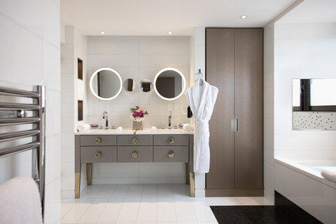 Duplex Suite bathroom