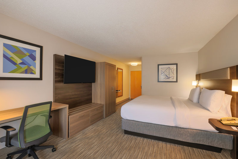 HOLIDAY INN EXP STES WAKEFIELD