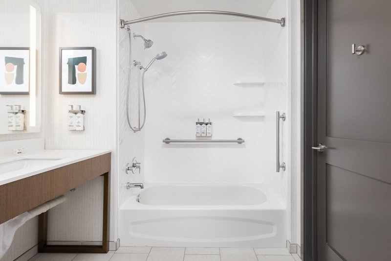 Holiday Inn Hotel and Suites Monterey Park – Los Angeles