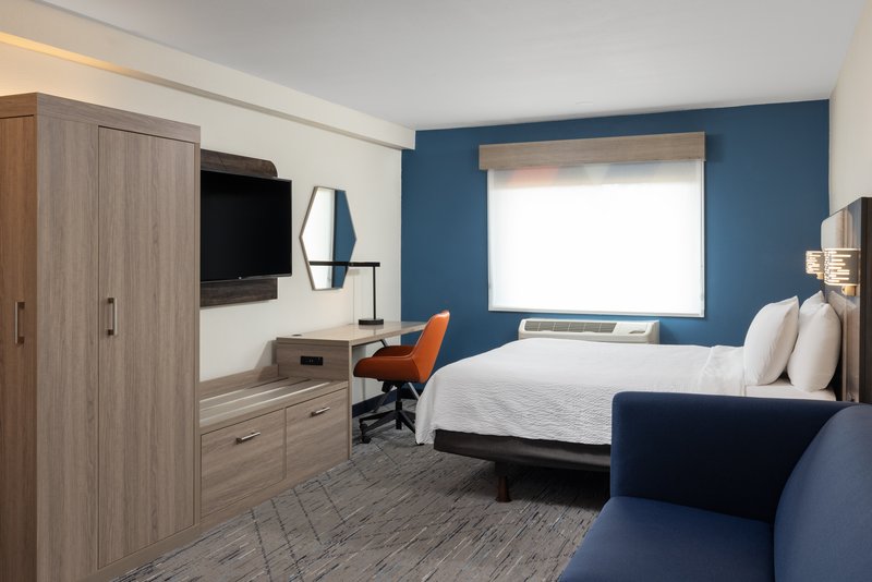 SHERWOOD INN AND SUITES