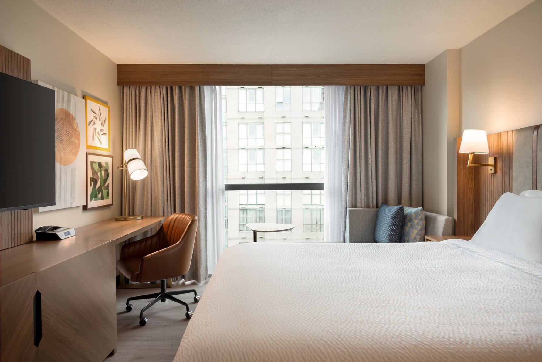 Holiday Inn Hotel & Suites VANCOUVER DOWNTOWN Room Type - 1 Queen Standard