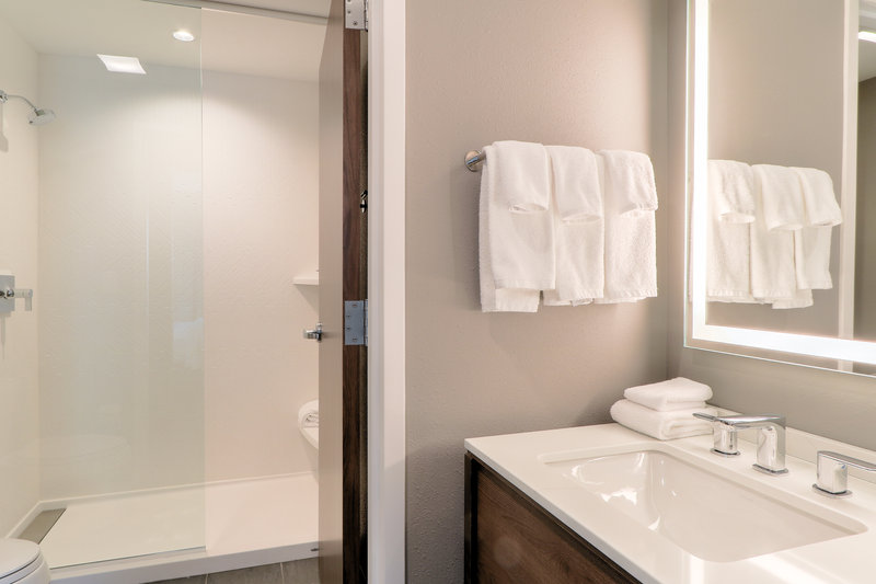 Staybridge Suites Pigeon Forge – Smoky Mtns