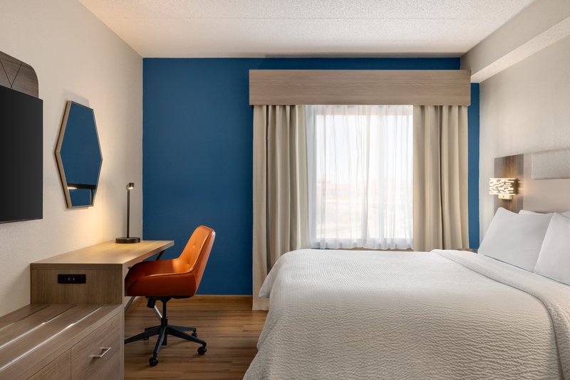 Holiday Inn Express and Suites Indianapolis W – Airport Area