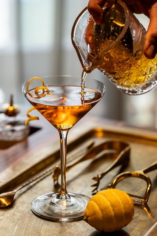 Knick The Classic Knickerbocker Pour V
