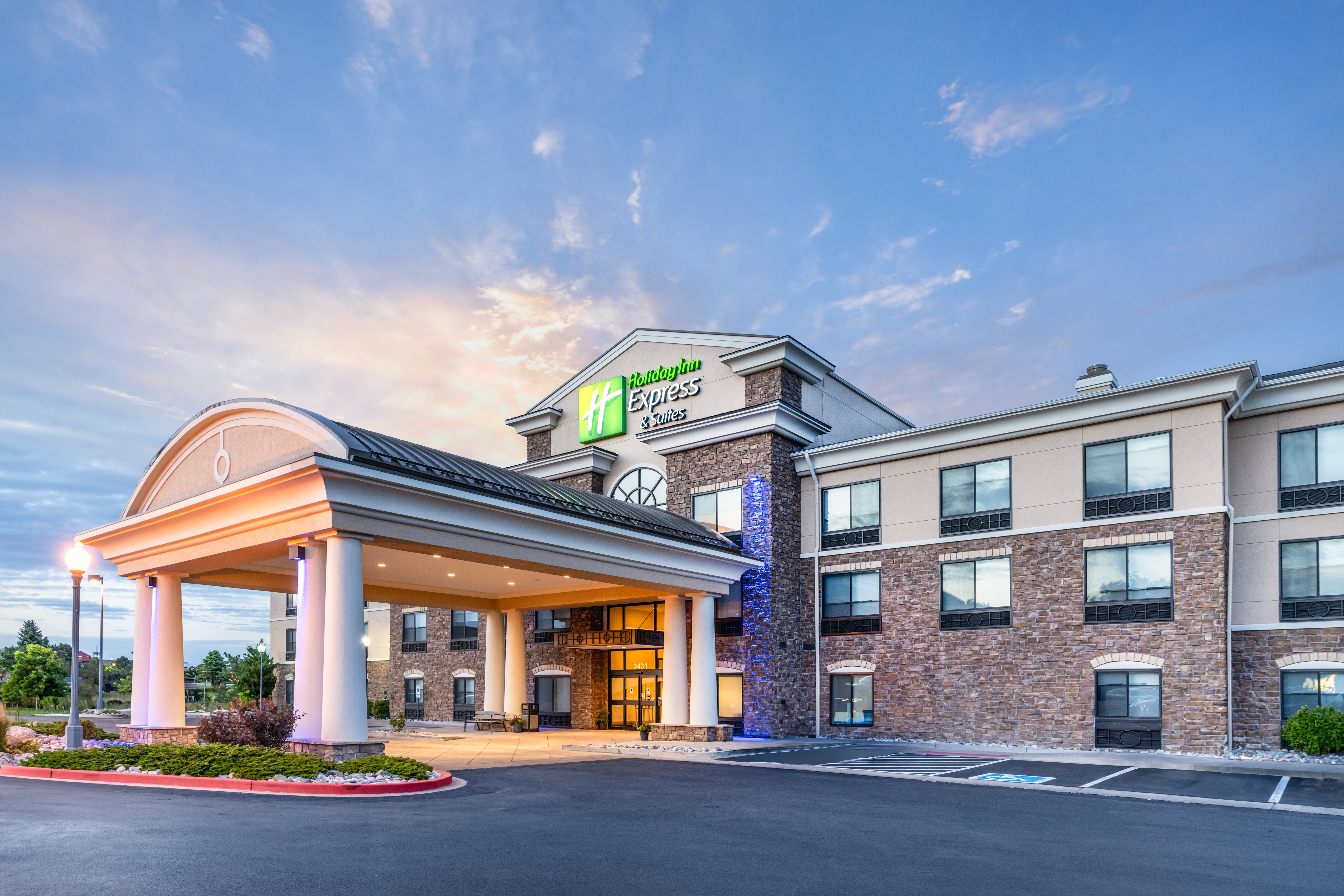 Holiday Inn Express & Suites