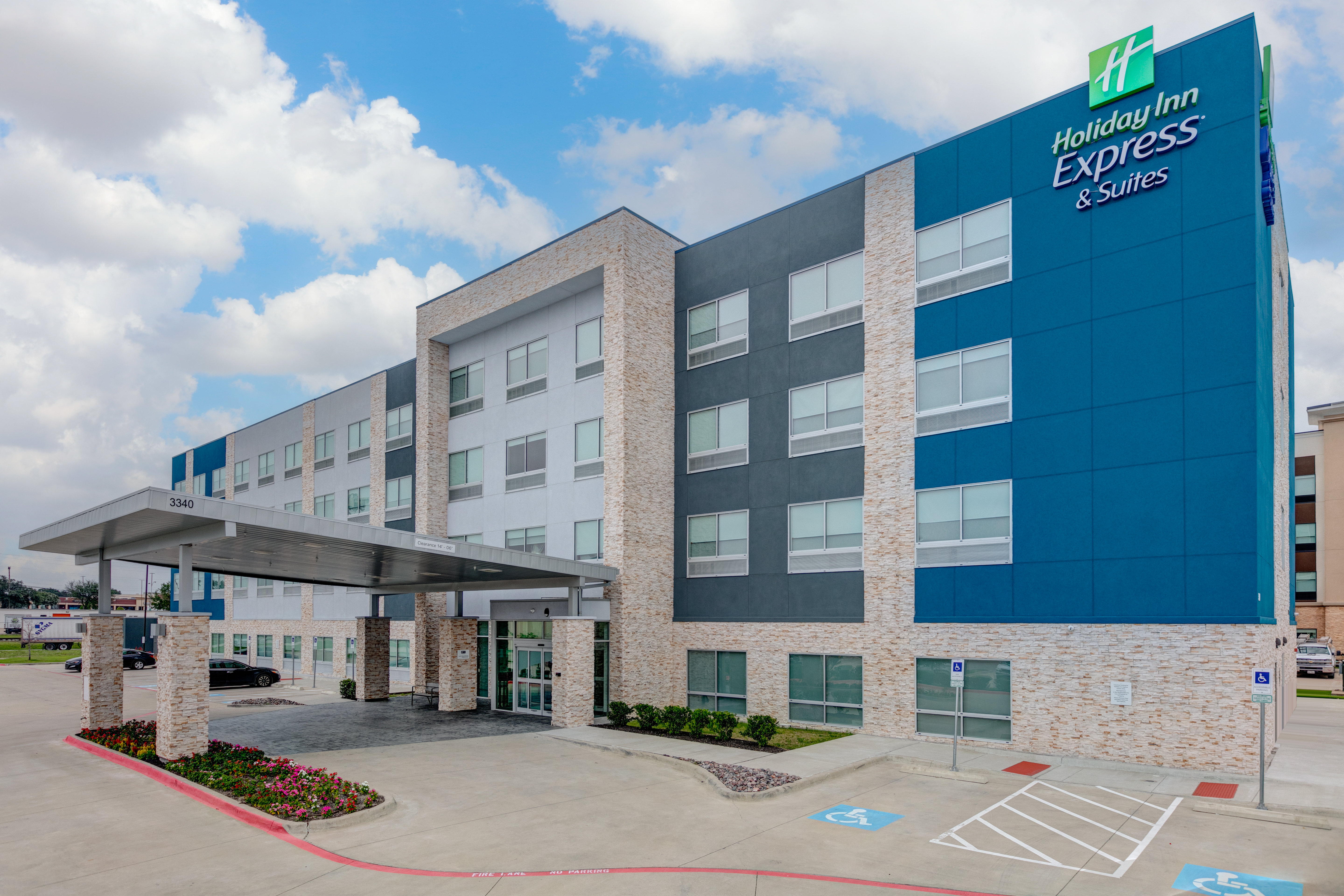 Holiday Inn Express & Stes Dallas North