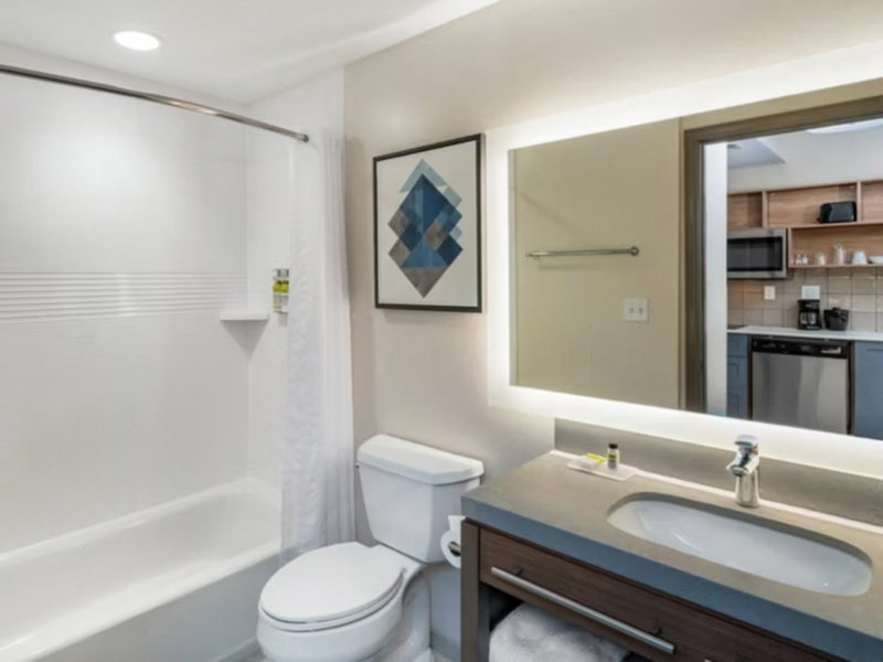 CANDLEWOOD SUITES CHAMPAIGN