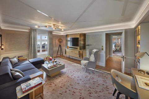 Knightsbridge Suite Living Room