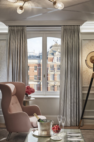 Knightsbridge Suite Detail