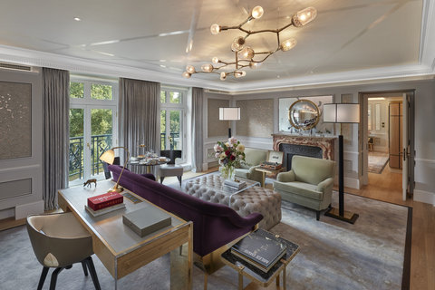 Imperial Suite Salon