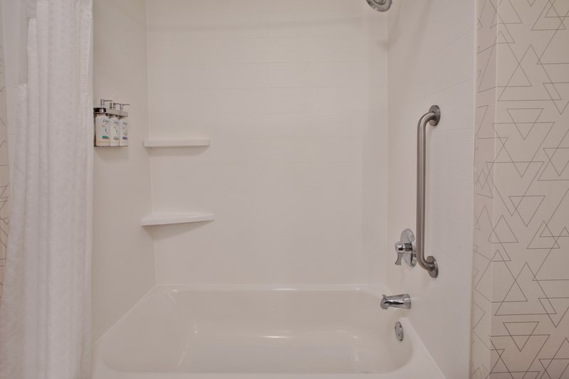 HOLIDAY INN EXP STES BUFFALO