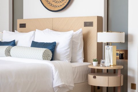 JSI Ocean Terrace King Room Gallery Image