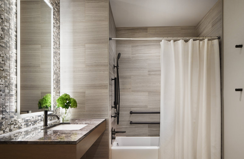 1 King Premium Mobility Accessible Tub Scenic View